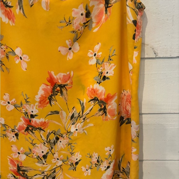 Rose & Olive Yellow Sleeveless Blouse with Floral Design - Picture 7 of 13